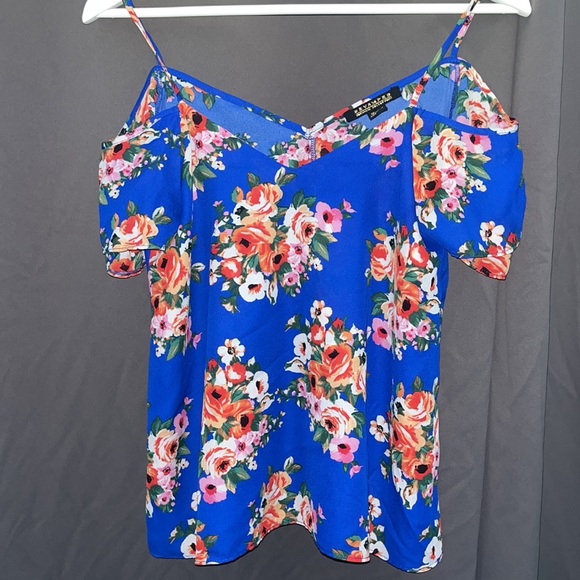 FLORAL TOP - Picture 2 of 2
